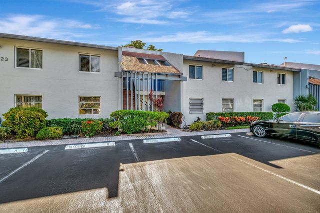 14823 Cumberland Drive 202, Delray Beach, FL 33446