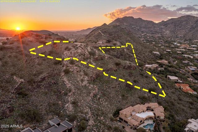 7080 N INVERGORDON Road -, Paradise Valley, AZ 85253