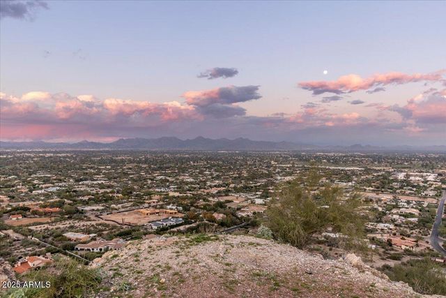 7080 N INVERGORDON Road -, Paradise Valley, AZ 85253