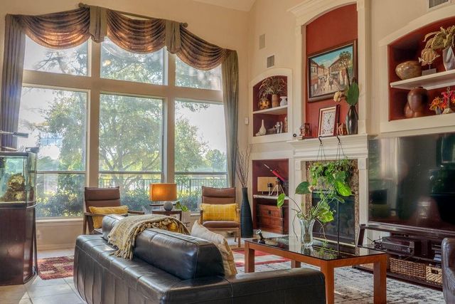 2010 Mountain Creek Street E, Pearland, TX 77584