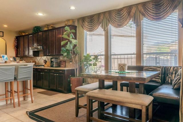 2010 Mountain Creek Street E, Pearland, TX 77584