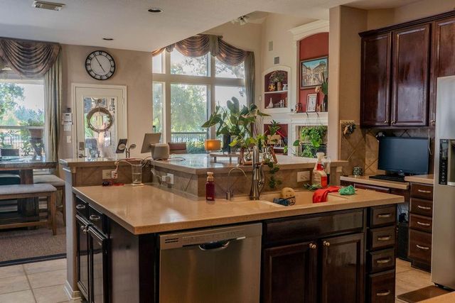2010 Mountain Creek Street E, Pearland, TX 77584