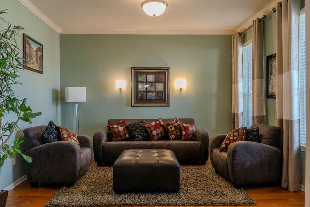 2010 Mountain Creek Street E, Pearland, TX 77584