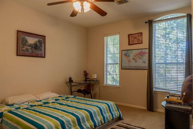 2010 Mountain Creek Street E, Pearland, TX 77584