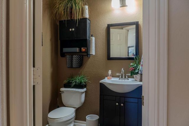 2010 Mountain Creek Street E, Pearland, TX 77584