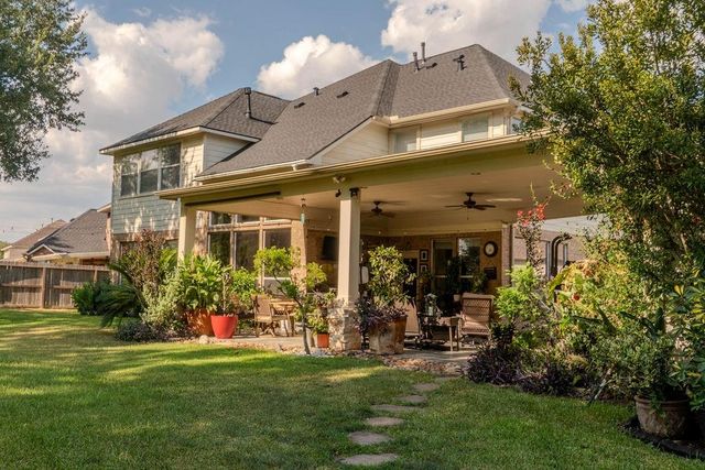 2010 Mountain Creek Street E, Pearland, TX 77584