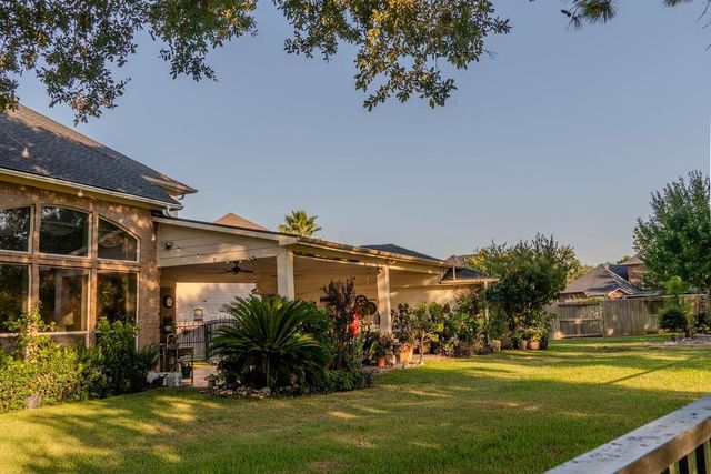 2010 Mountain Creek Street E, Pearland, TX 77584