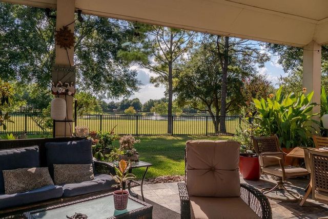 2010 Mountain Creek Street E, Pearland, TX 77584