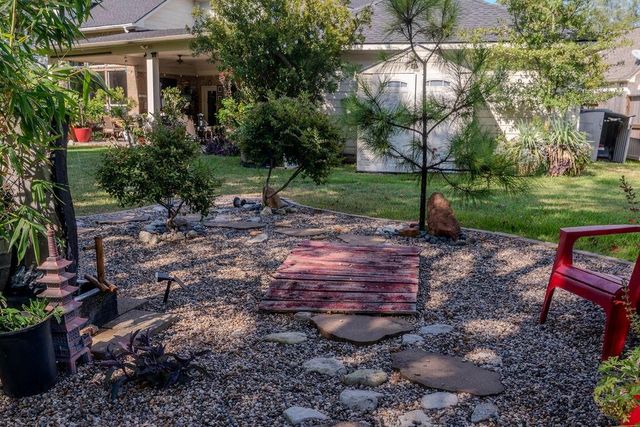 2010 Mountain Creek Street E, Pearland, TX 77584