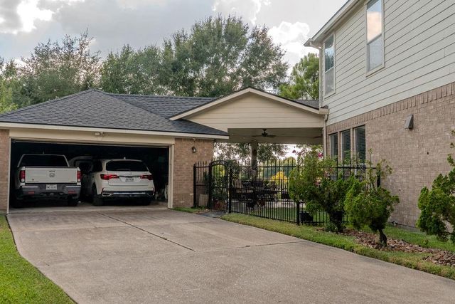 2010 Mountain Creek Street E, Pearland, TX 77584