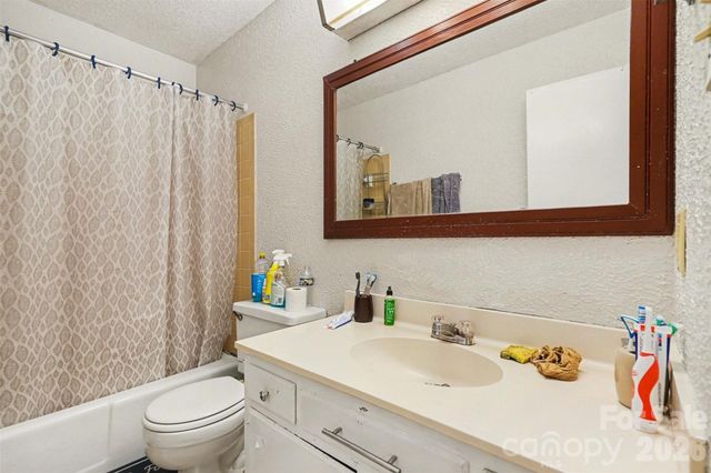 1535 Lansdale Drive G, Charlotte, NC 28205