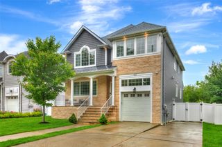 428 Page Avenue, Staten Island, NY 10307