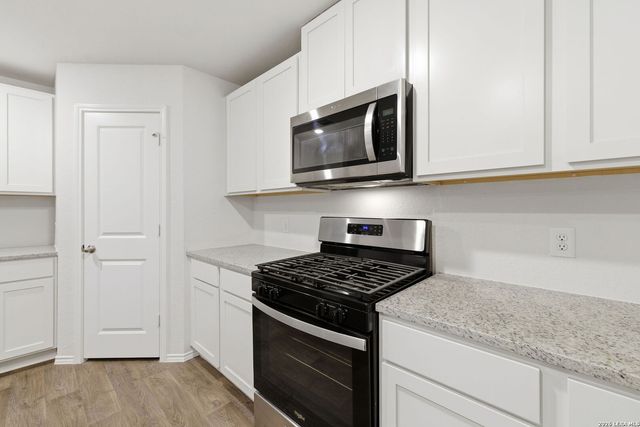 15606 Smoky Honeyeater, San Antonio, TX 78253