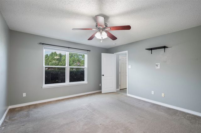 905 Elizabeth Drive, Lewisville, TX 75067