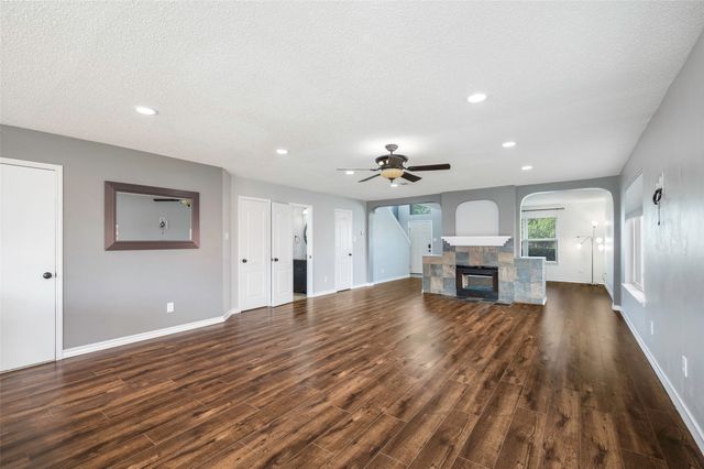 905 Elizabeth Drive, Lewisville, TX 75067