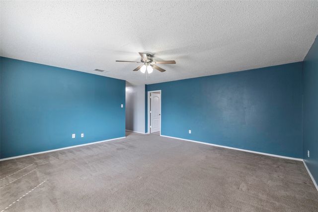 905 Elizabeth Drive, Lewisville, TX 75067