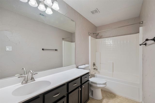 905 Elizabeth Drive, Lewisville, TX 75067