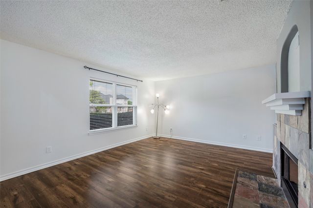 905 Elizabeth Drive, Lewisville, TX 75067