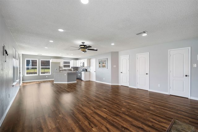 905 Elizabeth Drive, Lewisville, TX 75067