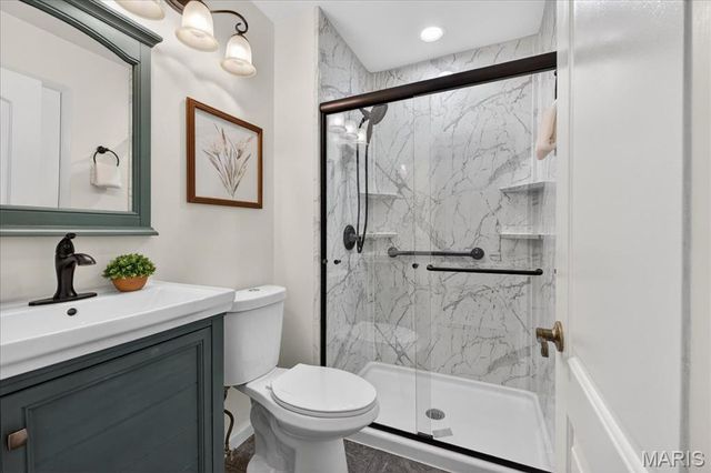 1011 Ferngate Lane, Creve Coeur, MO 63141