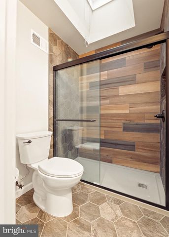 1629 E COMLY ST, Philadelphia, PA 19149