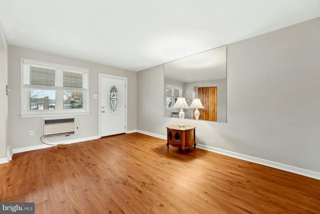 1629 E COMLY ST, Philadelphia, PA 19149