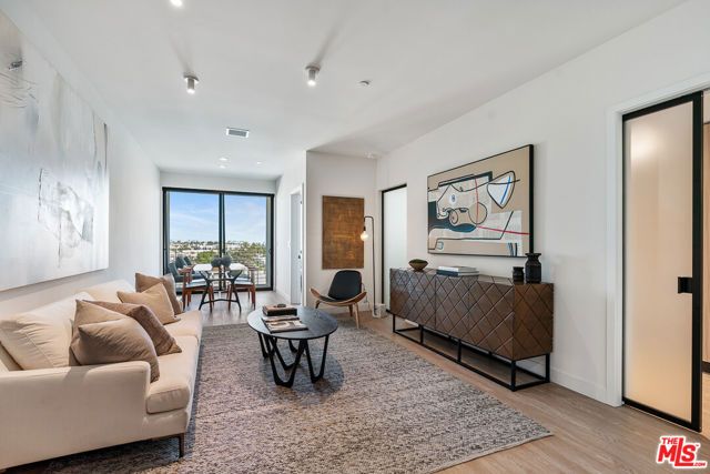 3688 Overland Avenue 616, Los Angeles, CA 90034