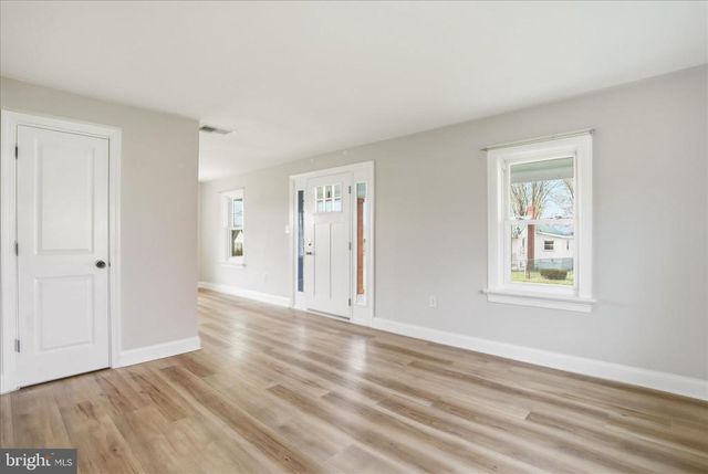 333 HONEYVILLE AVE, Stanley, VA 22851