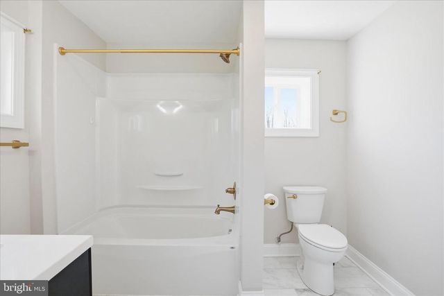 333 HONEYVILLE AVE, Stanley, VA 22851