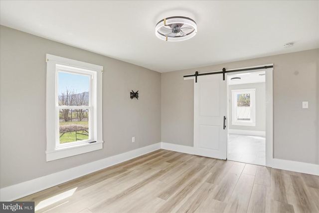 333 HONEYVILLE AVE, Stanley, VA 22851