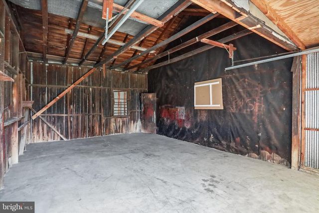 333 HONEYVILLE AVE, Stanley, VA 22851