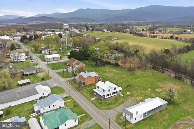 333 HONEYVILLE AVE, Stanley, VA 22851