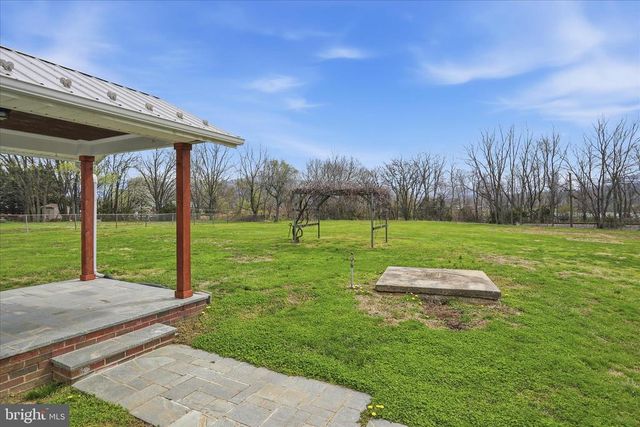 333 HONEYVILLE AVE, Stanley, VA 22851