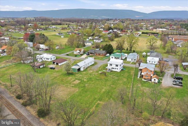 333 HONEYVILLE AVE, Stanley, VA 22851