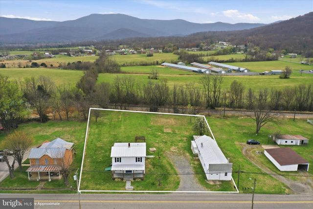 333 HONEYVILLE AVE, Stanley, VA 22851