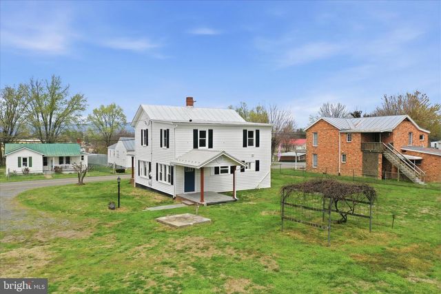 333 HONEYVILLE AVE, Stanley, VA 22851