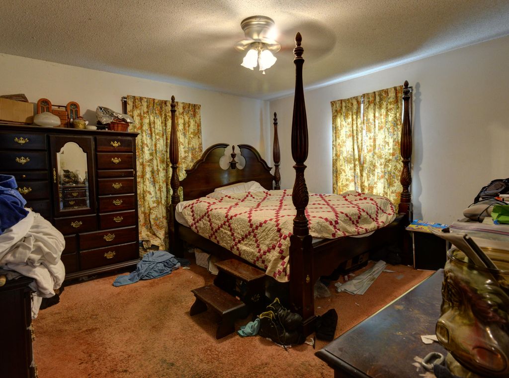 Image 10 of property listing at 746 Tallwood Road, Charleston, SC 29412