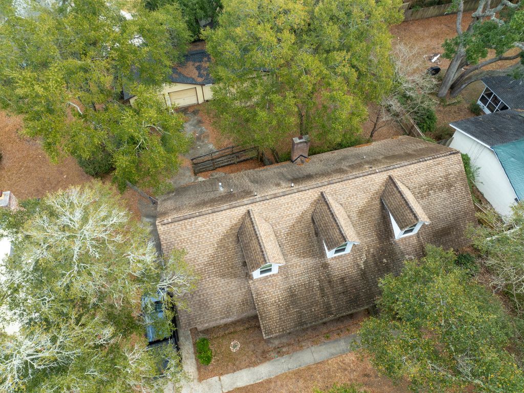 Image 21 of property listing at 746 Tallwood Road, Charleston, SC 29412