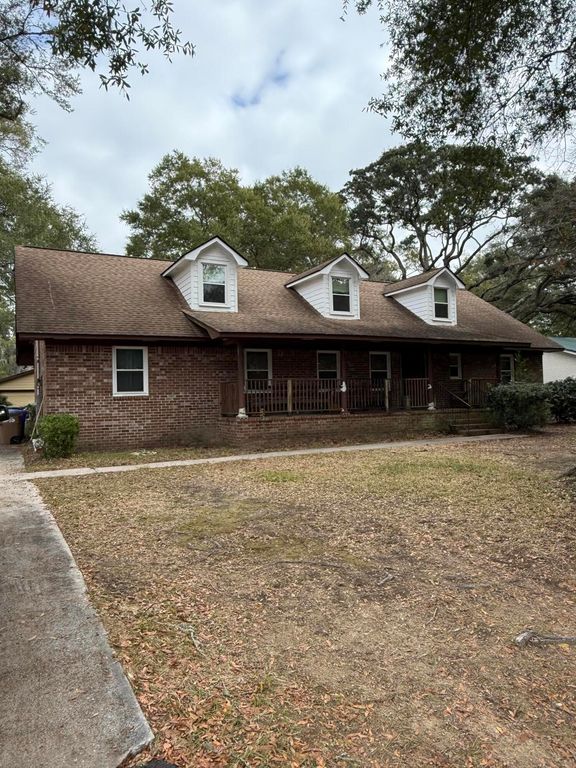 Image 22 of property listing at 746 Tallwood Road, Charleston, SC 29412