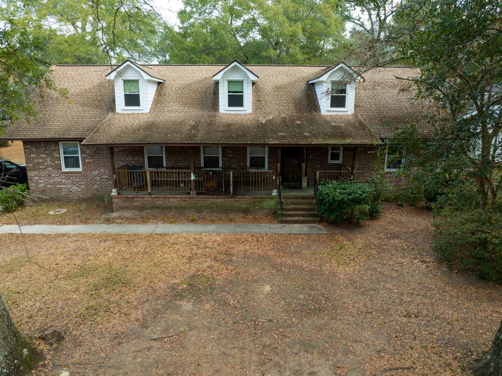 Image 24 of property listing at 746 Tallwood Road, Charleston, SC 29412