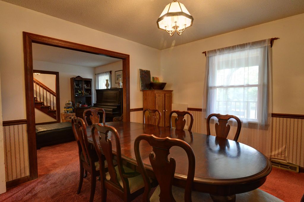 Image 5 of property listing at 746 Tallwood Road, Charleston, SC 29412