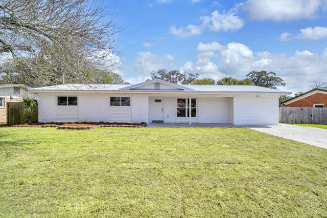 119 NE Fulmar Circle, Fort Walton Beach, FL 32548