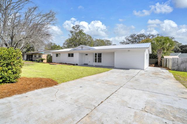 119 NE Fulmar Circle, Fort Walton Beach, FL 32548