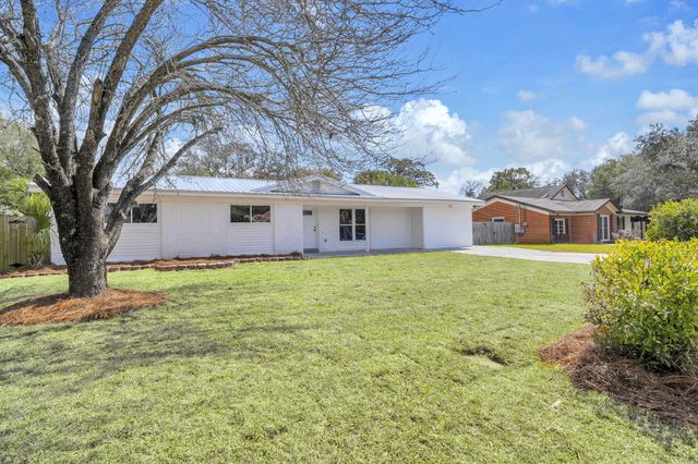 119 NE Fulmar Circle, Fort Walton Beach, FL 32548