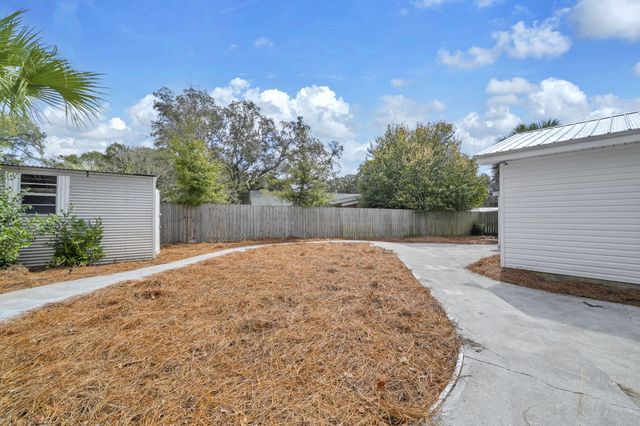 119 NE Fulmar Circle, Fort Walton Beach, FL 32548