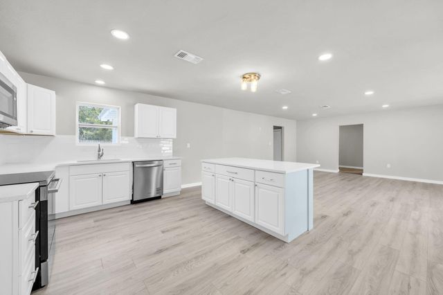 119 NE Fulmar Circle, Fort Walton Beach, FL 32548