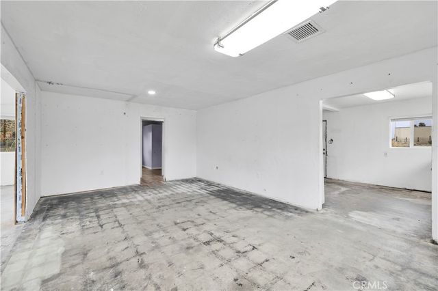 7124 Wall Street, Yucca Valley, CA 92284