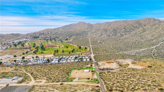 7124 Wall Street, Yucca Valley, CA 92284