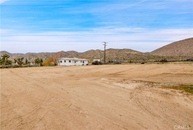 7124 Wall Street, Yucca Valley, CA 92284
