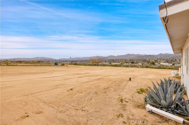 7124 Wall Street, Yucca Valley, CA 92284